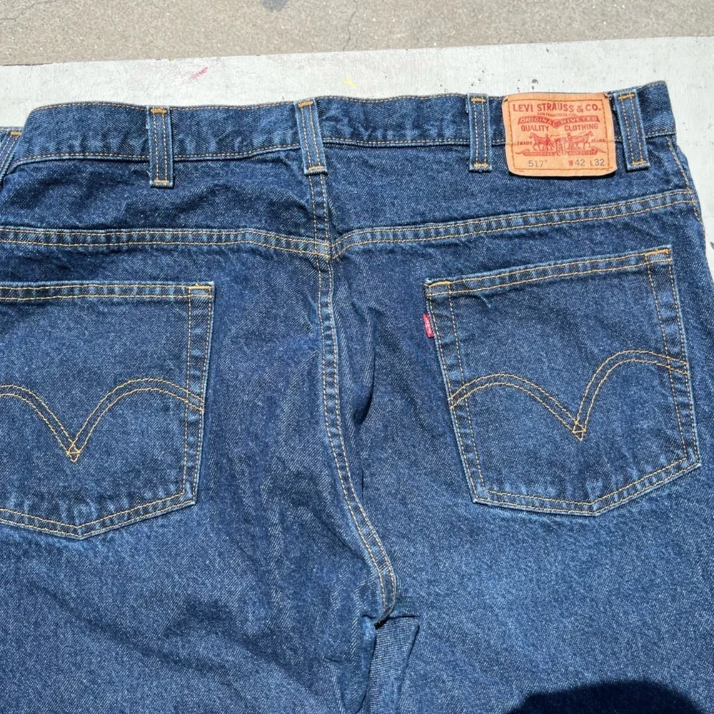Men’s Levi's 517 Jeans Blue Denim Solid 42x32 Relaxed Bootcut Wide Y2K Oversized